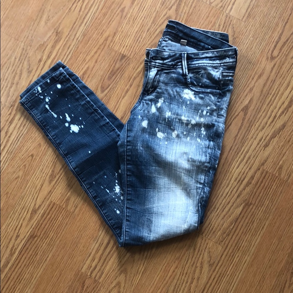 WHITE WASH JEANS